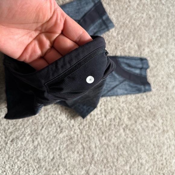 Lululemon Run Inspire Crop II Black Sport Legging’s Size 4 - Picture 15 of 15